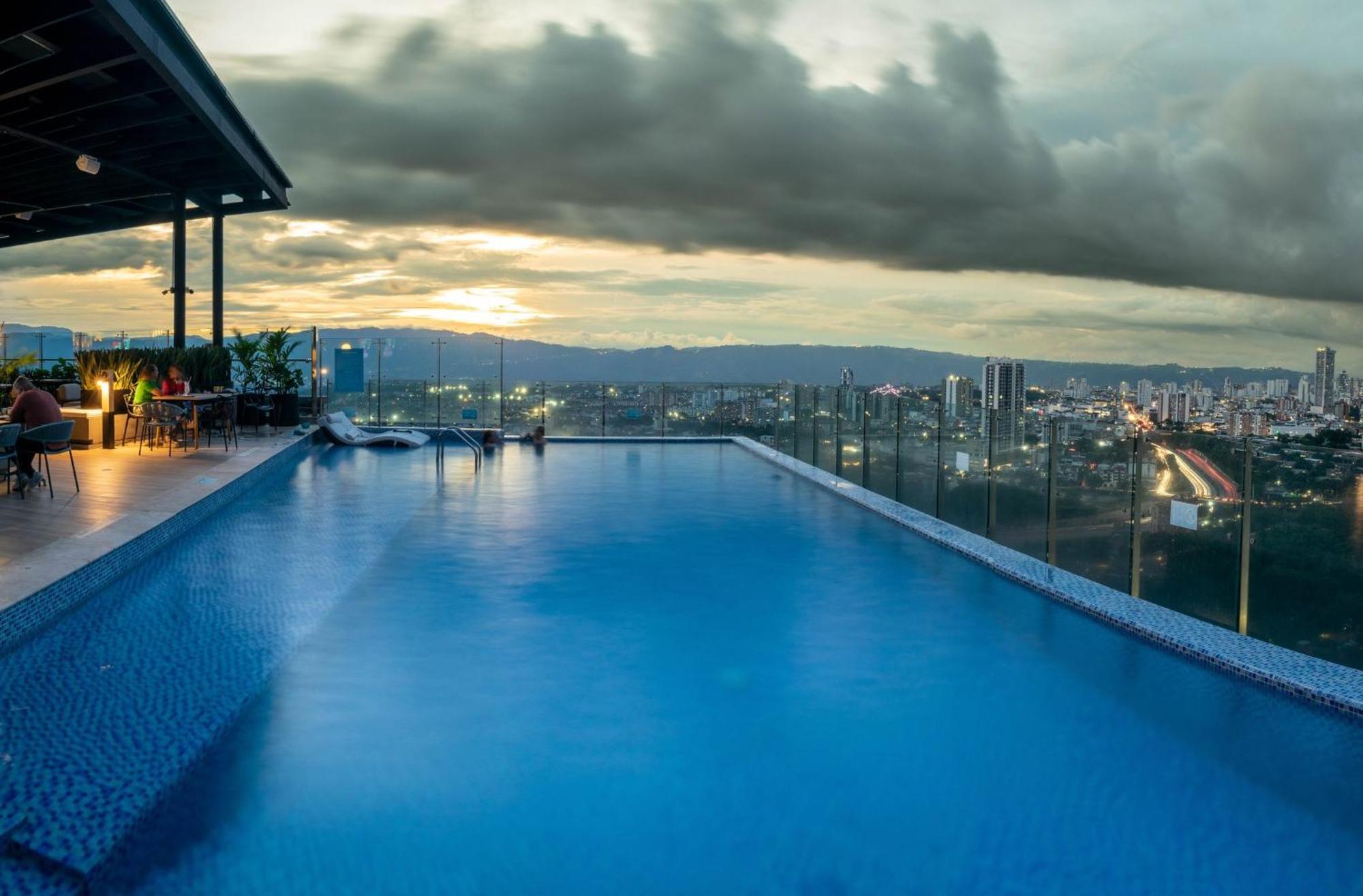 Holiday Inn Bucaramanga Cacique, An Ihg Hotel Екстериор снимка